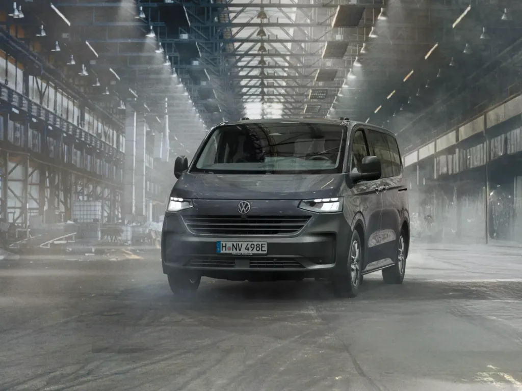 vw-transporter-kombi-1.webp