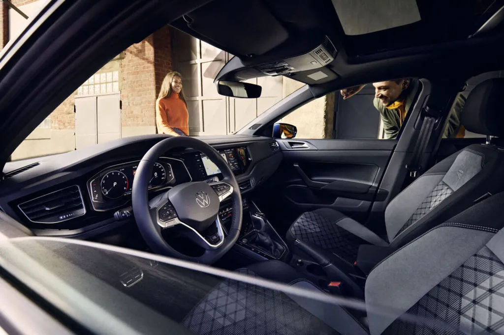 polo-r-line-world-premiere-still-interieur-po4866-clean.jpeg
