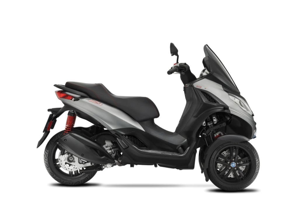 Piaggio MP3 300 Sport - argento cometa 2024 originál