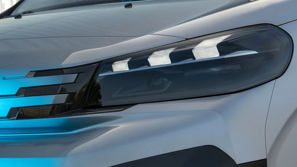 PEUGEOT_EXPERT_R_2023_DESKTOP_2030x1146_motorisation_2.jpg