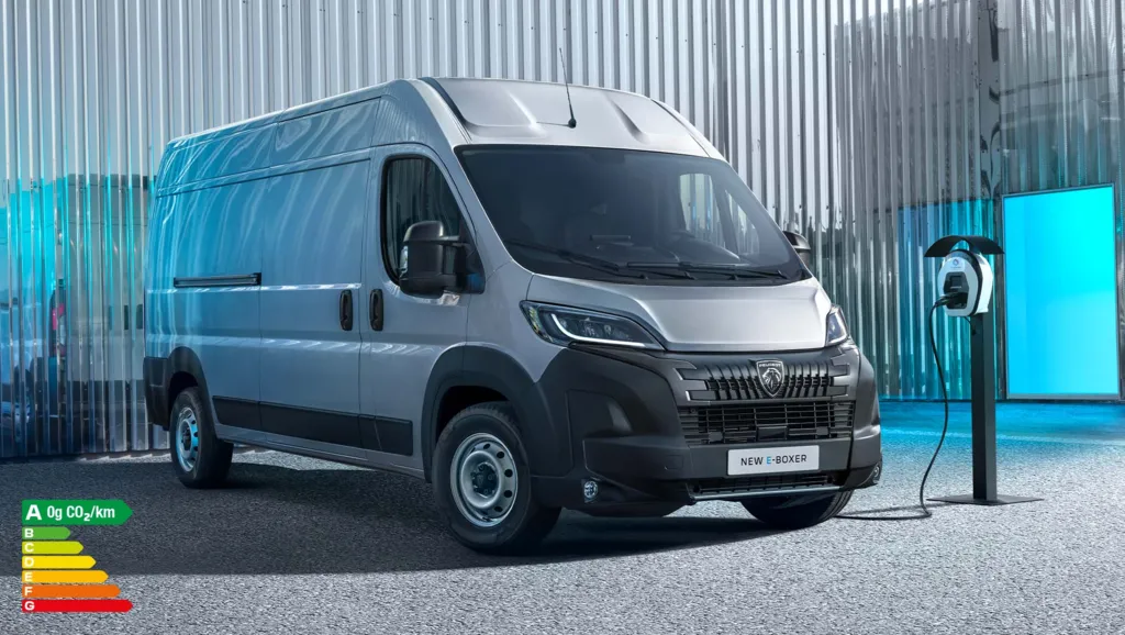 PEUGEOT_BOXER_R_2023_BEV_ONSITE_MULTIMEDIA_TEASER_HOMEPAGE_DESKTOP_2030x1146_4.jpg