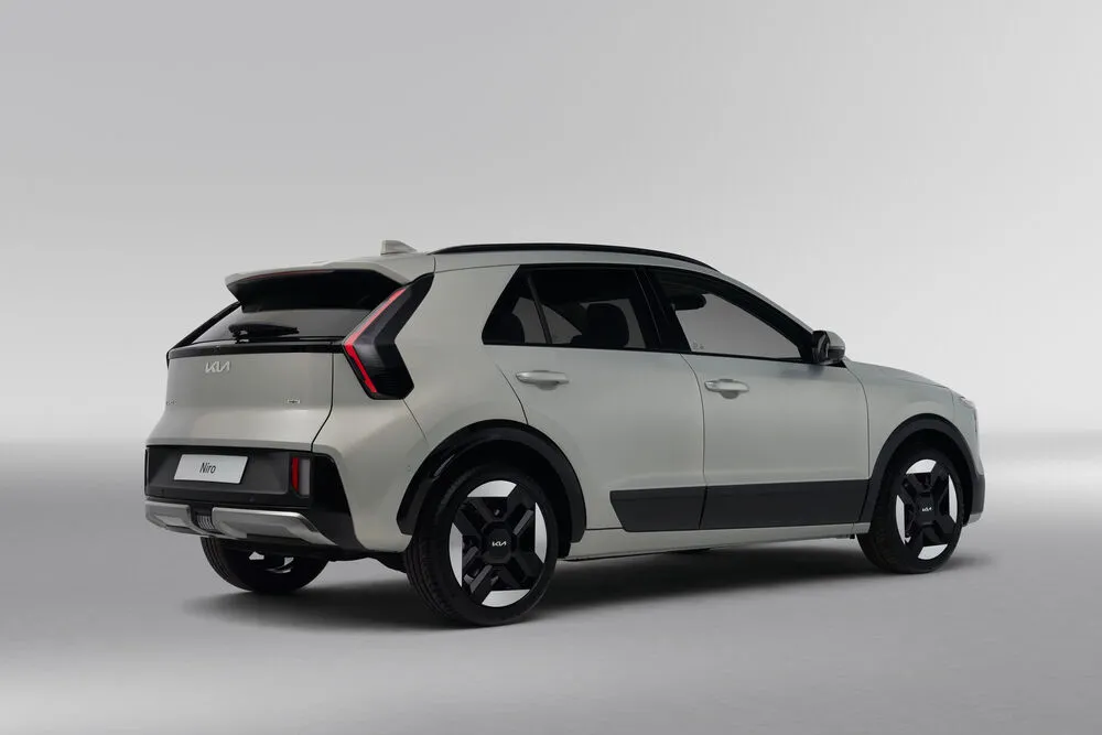 kia_niro_ivory_silver_static_print_6000x4000-004.jpg