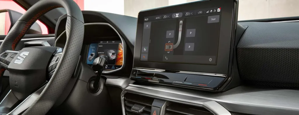new-seat-leon-sportstourer-rear-view-screen.jpg