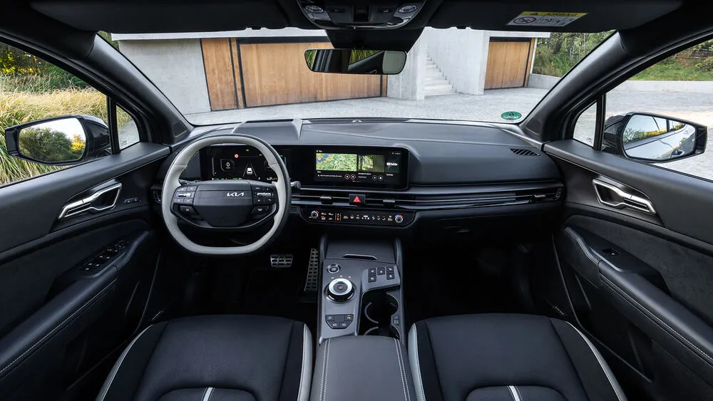 kia-new-sportage-gtline-my26-lunar-silver-interior-digital-1920x1080-001.jpg