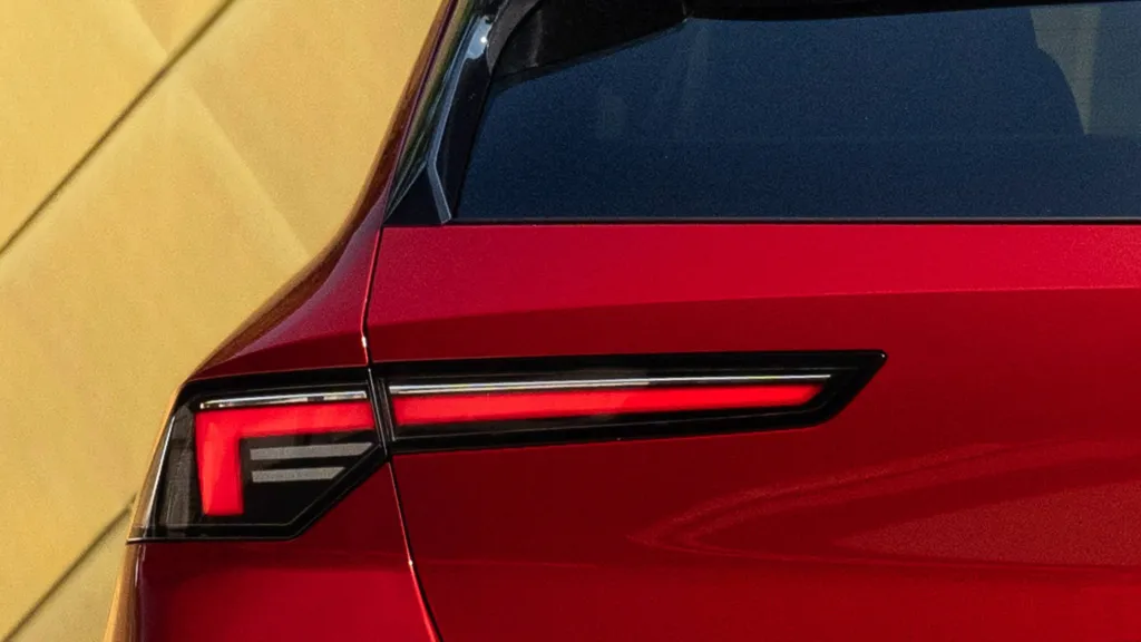 opel_astra_exterior_rear-lights_16x9_as22_e01_038.jpeg