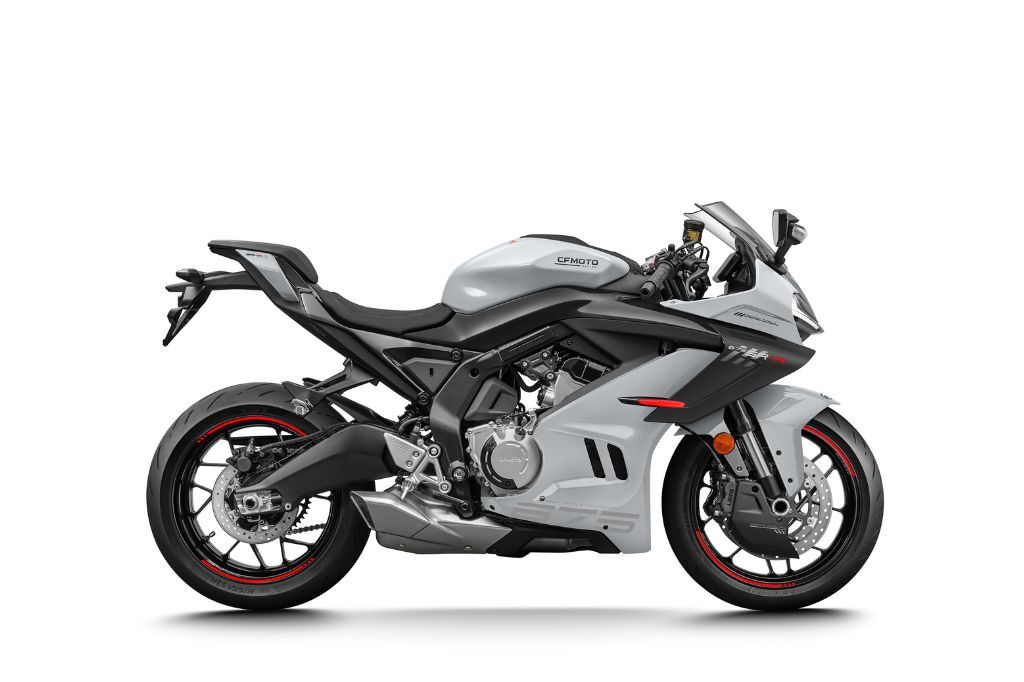 KATALOG - CFMOTO 675SR-S - aerolite grey 2025