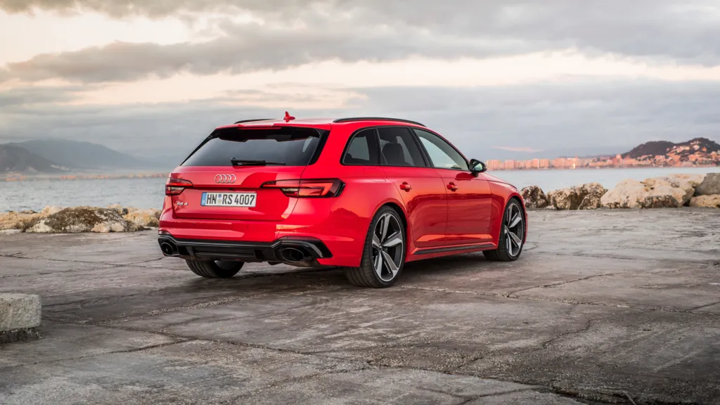 AUDI-RS4-Avant.jpg
