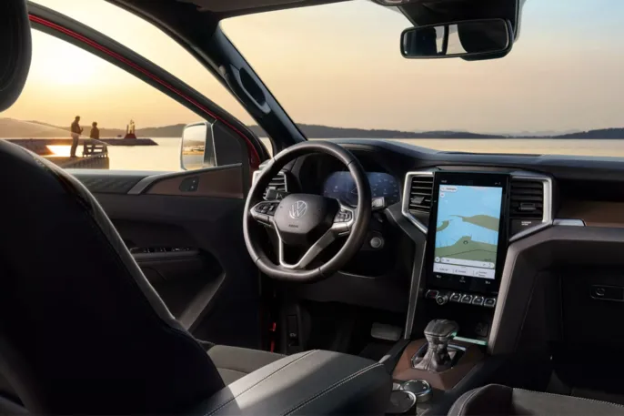 am001391pic-vw-amarok-interior-cockpit-mood-gallery-03-3x2