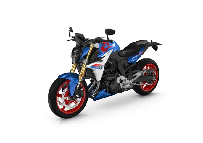 P90579125_highRes_the-new-bmw-f-900-r-