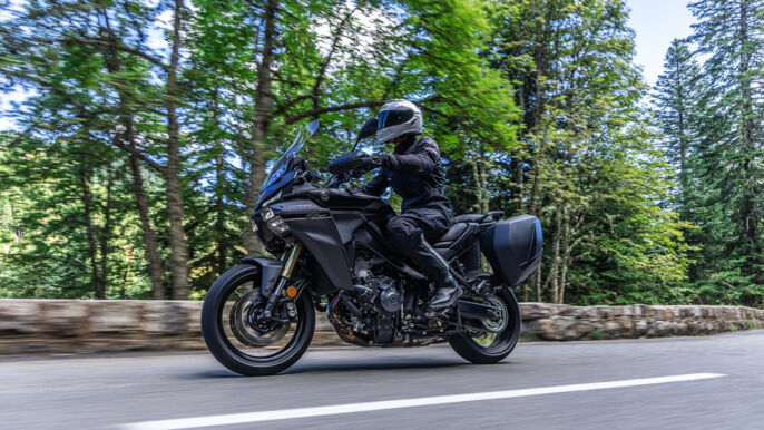 2025_YAM_MT09ATRDX_EU_MDNM6_ACT_013_03_preview