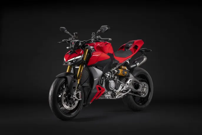 MY25_Ducati_Streetfighter_V2_S_007_UC721596_High