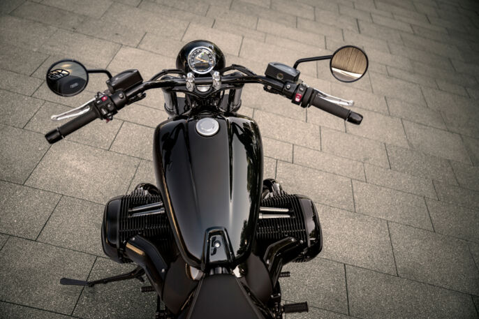 P90569102_highRes_bmw-r-18-model-year-