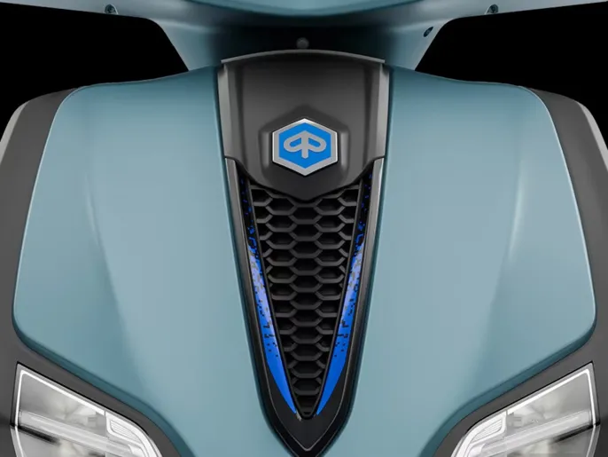 Piaggio_Liberty-125-S_close-up_900x675_Cravattino_1