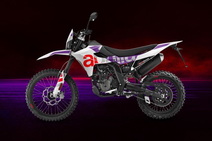 Aprilia_RX-125_PDP_Gallery_1920x1280_Intera-Bianca-SX