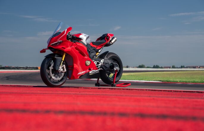 MY26_PANIGALE_V4R_STATICS_ON_LOCATION _27__UC849055_High