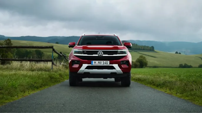 am001377on-vw-amarok-style-frontview-16x9