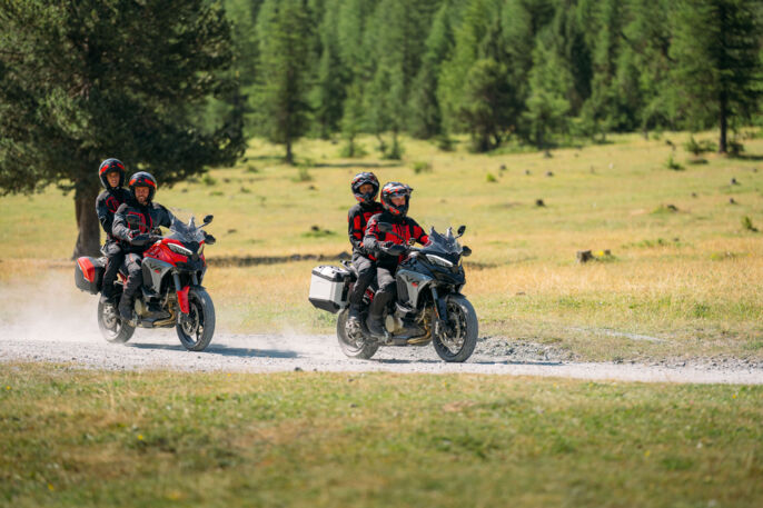MY25_DUCATI_MULTISTRADA_V4S_DYN_ONLOCATION _97__UC692679_High