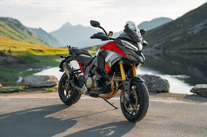 MY25_DUCATI_MULTISTRADA_V4_PIKES_PEAK_DYN_ONLOCATION _37__UC692799_High