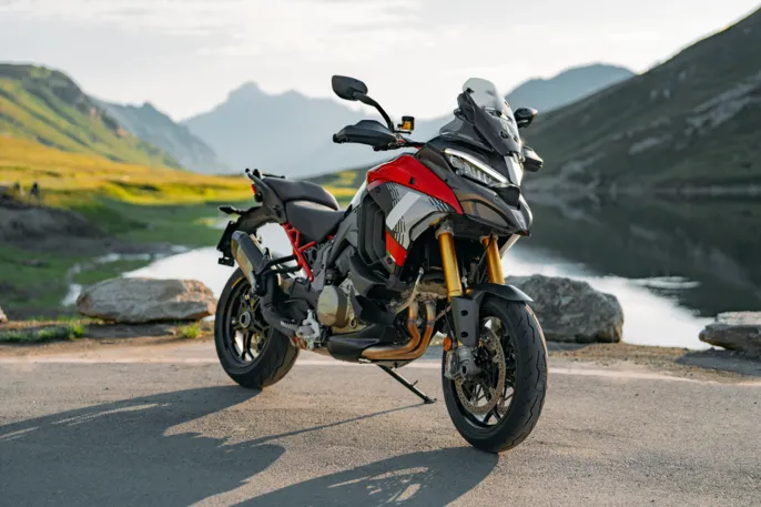 MY25_DUCATI_MULTISTRADA_V4_PIKES_PEAK_DYN_ONLOCATION _37__UC692799_High
