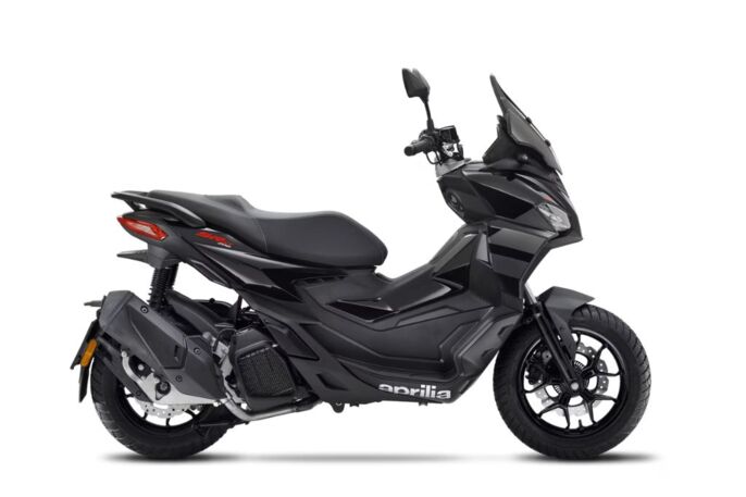 KATALOG - Aprilia SR GT 200 - aprilia black - 2025