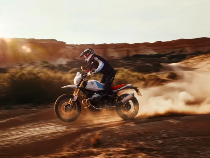 P90592193_highRes_bmw-motorrad-present