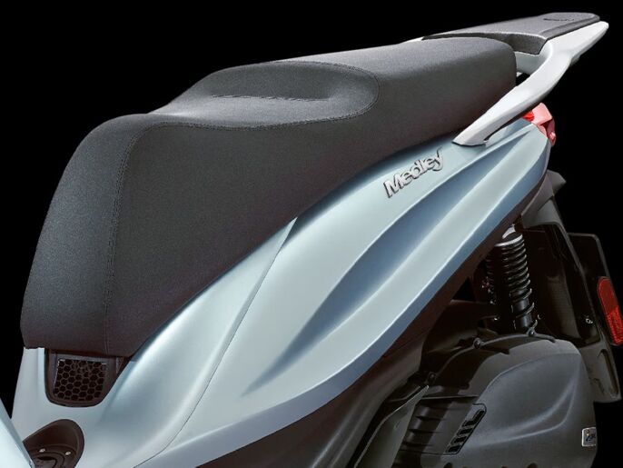 Piaggio_Medley-125_2025_Tab_900x675_Sella_1