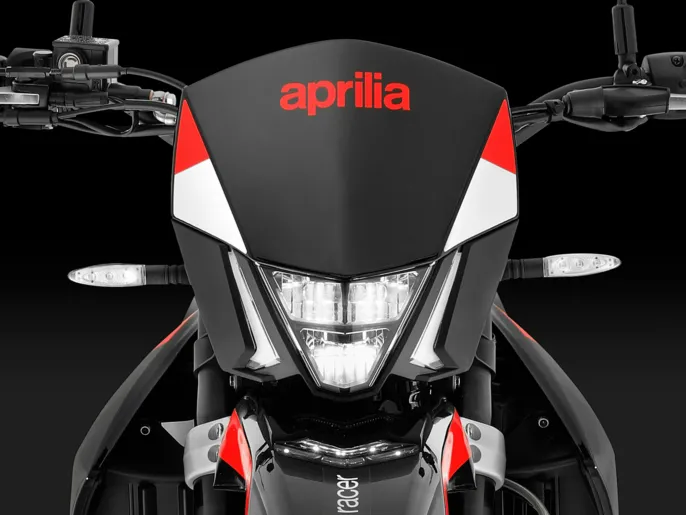 Aprilia_RX-125_PDP_Wall-Img_1920x1440_Fari_1