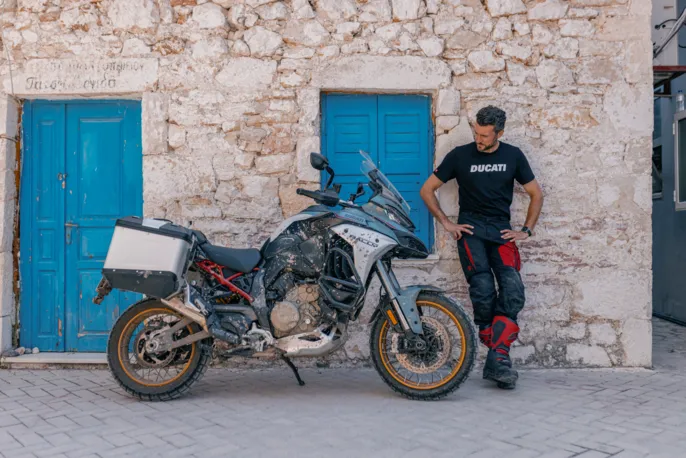 MY26_MULTISTRADA_V4_DYNAMIC _33__UC856342_High