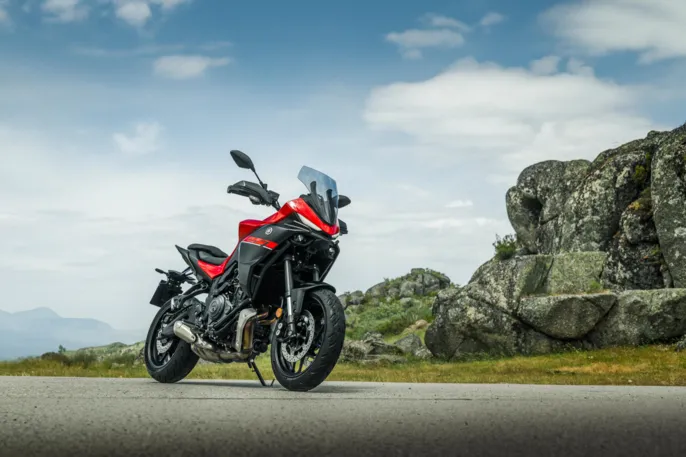 2026-Yamaha-MT07TRS-EU-Redline-Static-001-03