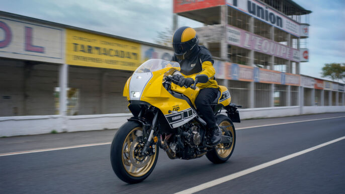2026-Yamaha-XS850GP-EU-Legend_Yellow-Action-002-03