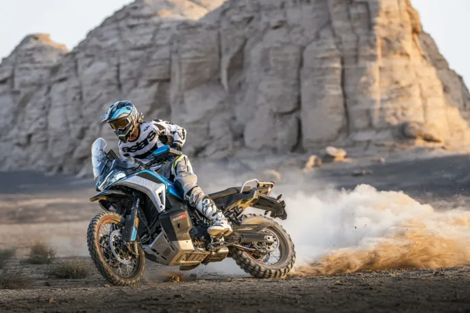 CFMOTO_1000MT-X_Outdoors_4-scaled