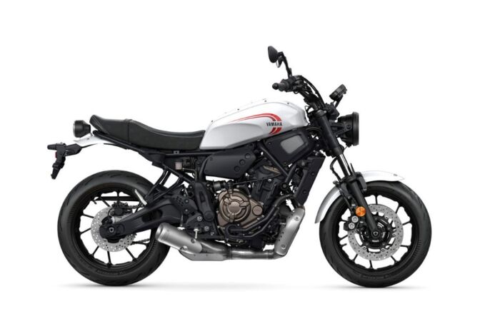 Katalog Yamaha XSR700, Historic White 2024