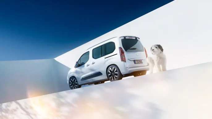 opel-combo-life-my2023-ice-gallery1-2-16x9-ezgif.com-avif-to-jpg-converter (1)