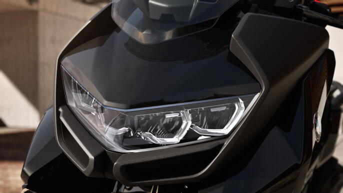 P90571760_highRes_the-new-bmw-c-400-gt