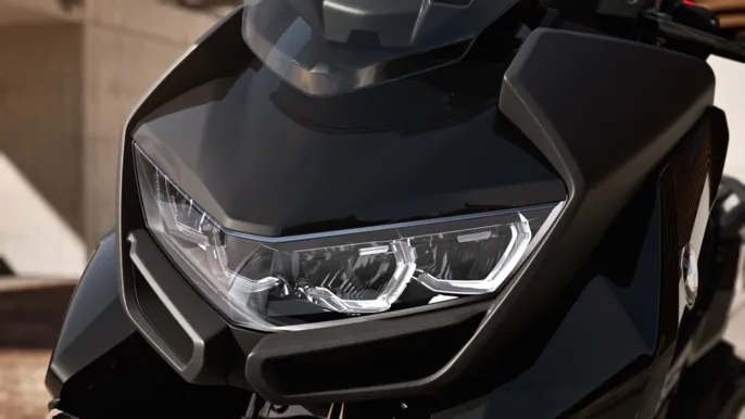 P90571760_highRes_the-new-bmw-c-400-gt