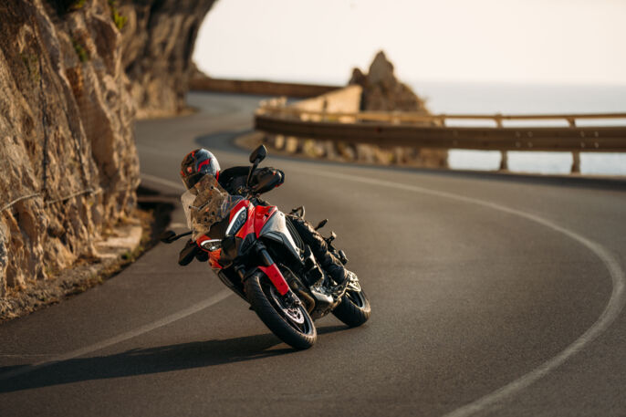 MY25_DUCATI_MULTISTRADA_V4S_DYN_ONLOCATION _143__UC692722_High