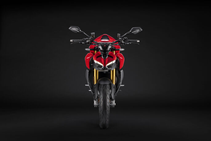 MY25_Ducati_Streetfighter_V2_S_012_UC721601_High