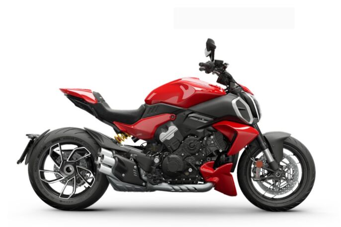 KATALOG - Ducati Diavel V4 - Ducati Red 2025
