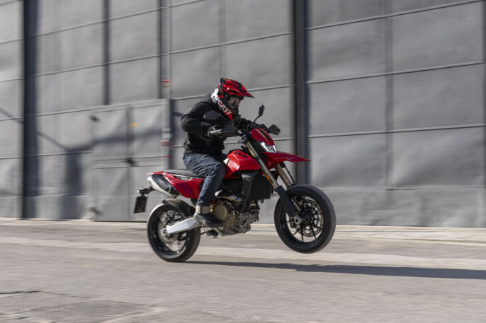 MY24_HYPERMOTARD_698_MONO_DYN _71__UC575994_High