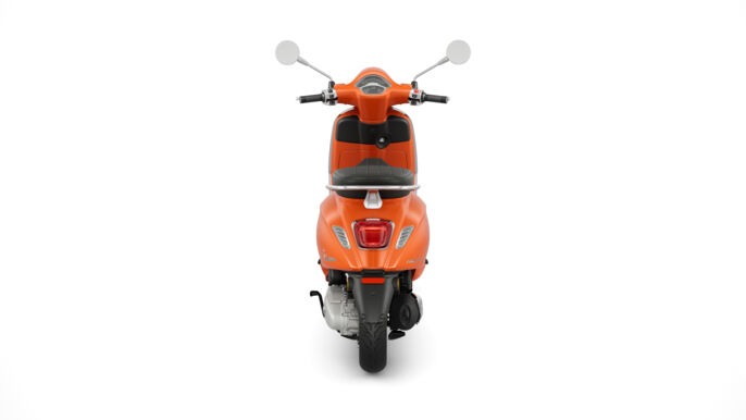 08 Vespa Primavera 125 Arancio Impulsivo