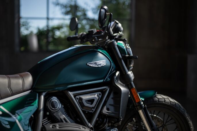 03 - MY26_SCRAMBLER_NIGHTSHIFT_EMERALDGREEN _18__UC852219_High