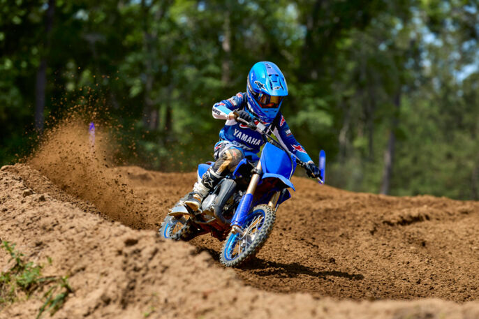 2026-Yamaha-YZ65-EU-Icon_Blue-Action-007-03