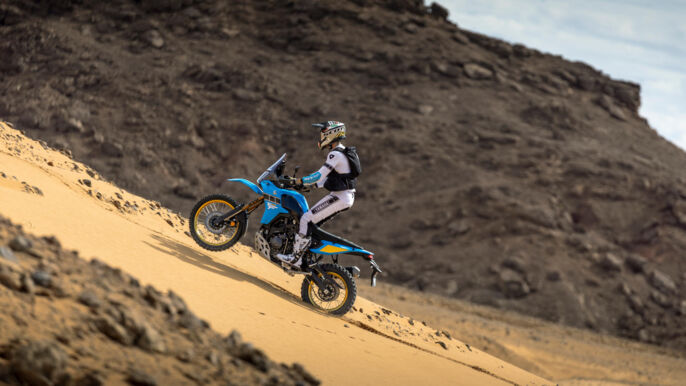 2026-Yamaha-XTZ700SPR-EU-Sky_Blue-Action-019-03