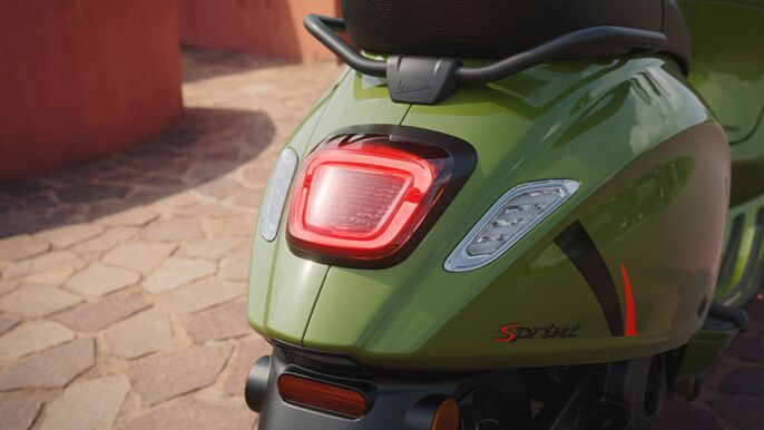 GALLERY-Vespa-Sprint-D-1920x1080-04