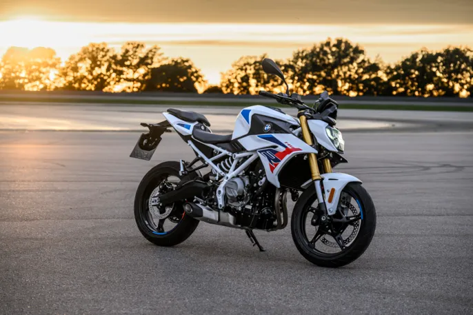 P90655293_highRes_bmw-f-450-r
