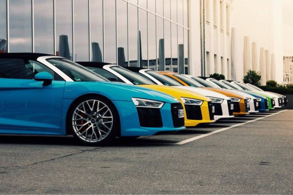 Nemusím se o nic starat a jezdím stále v novém.