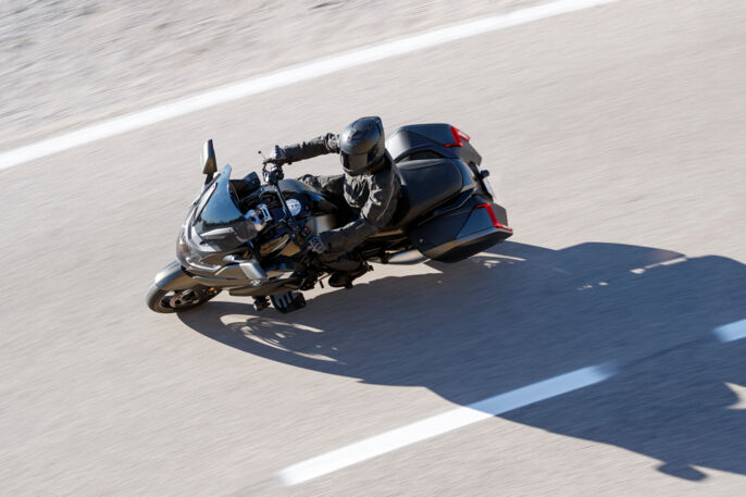 P90451872_highRes_bmw-k-1600-b-02-2022