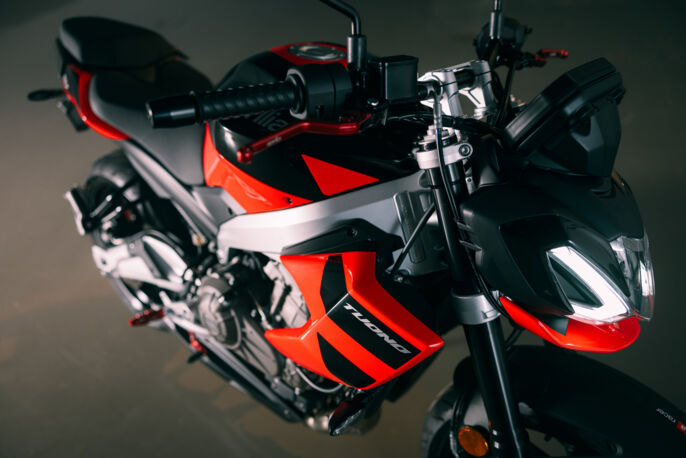 34-Aprilia-Tuono-457