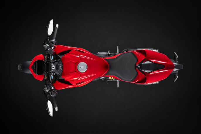 MY25_Ducati_Streetfighter_V2_S_001_UC721591_High