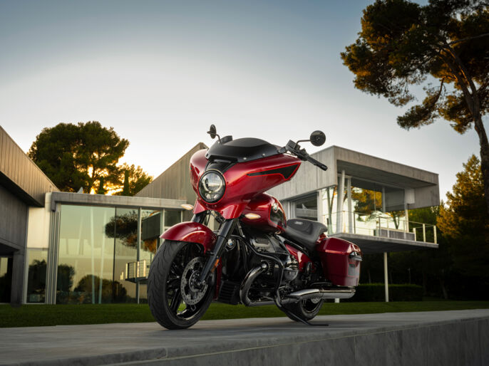 P90569079_highRes_bmw-r-18-roctane-r-1